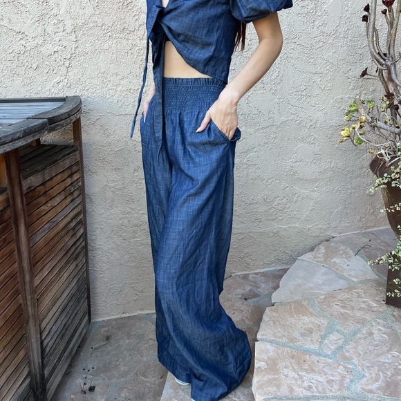 Two piece set. - Picture 5 of 14